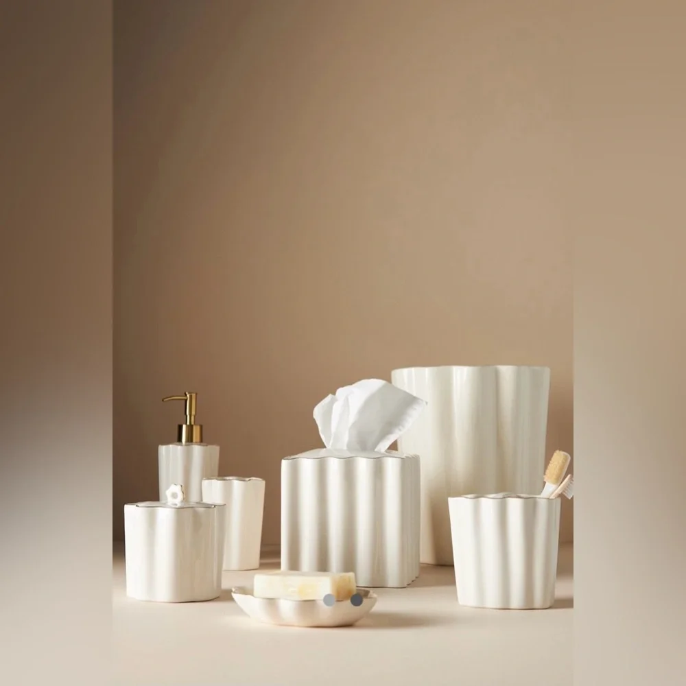 NWT Anthropologie Le Marais Scalloped Tissue Box Cream Gold Trim